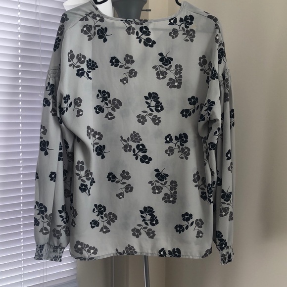 Banana Republic Top - Picture 4 of 5